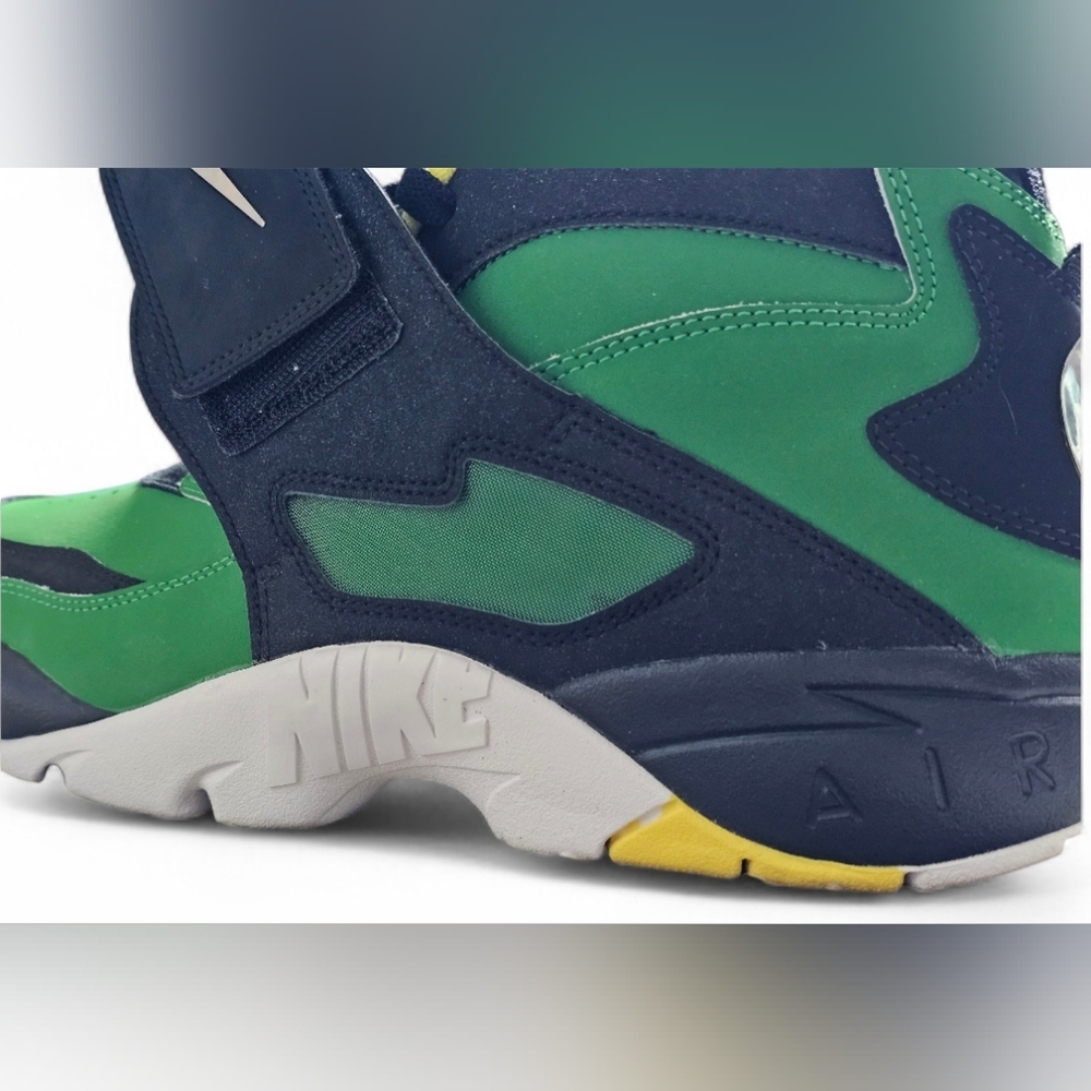 Nike Air Diamond Turf Sneakers Oregon Ducks Theme, Men's 10.5, Great Condition - Picture 7 of 13